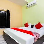 Oyo Flagship 66940 New Delhi Grand